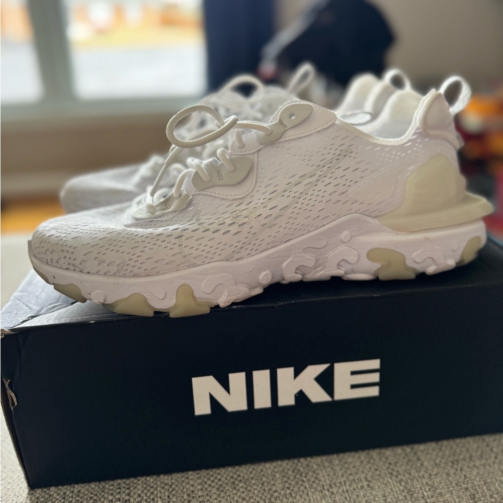 Nike React Vision, white size 11.5
